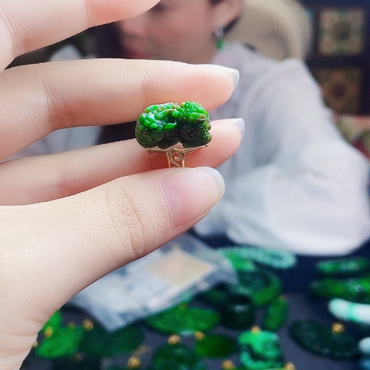 颈饰银S925镶嵌翡翠多样性