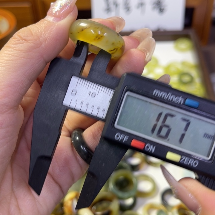 蛇纹石玉未镶嵌戒指116