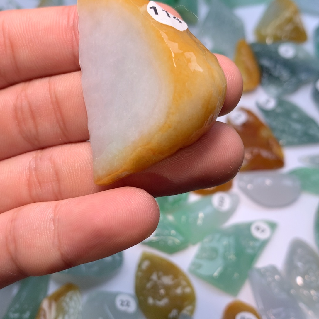 翡翠未镶嵌颈饰冰胶随行