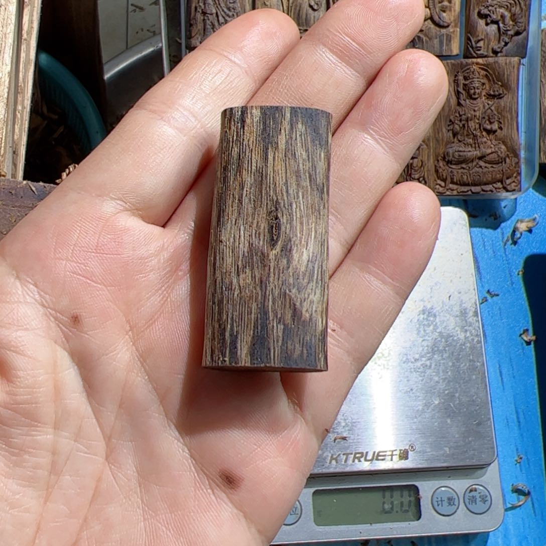 沉香吊坠白棋素牌7.9克