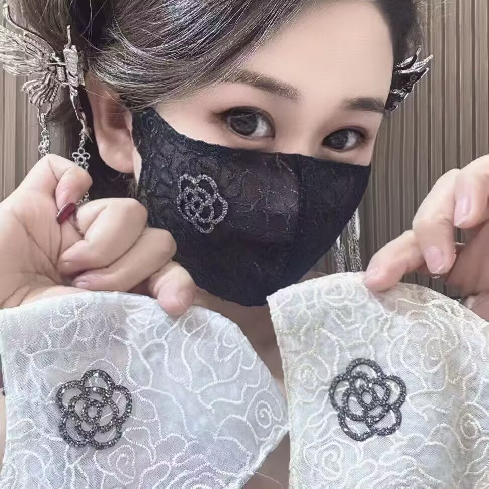山茶花水钻亮片重工蕾丝刺绣立体防晒口罩显脸小绣花透气面纱73
