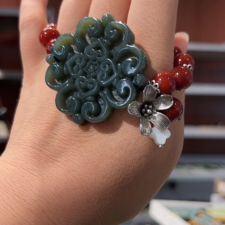 岫玉未镶嵌毛衣链