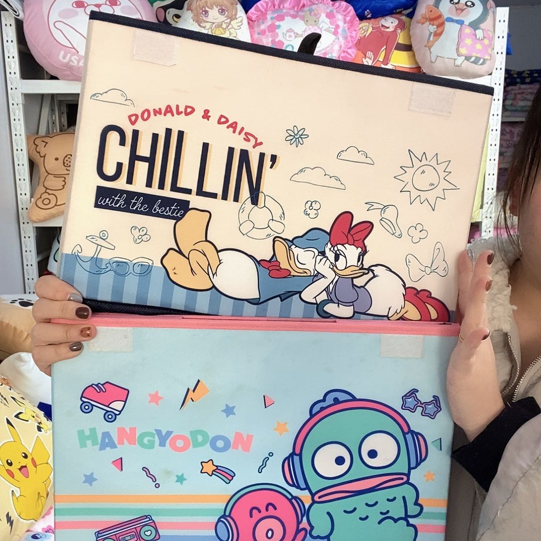 两个收纳箱。   微瑕