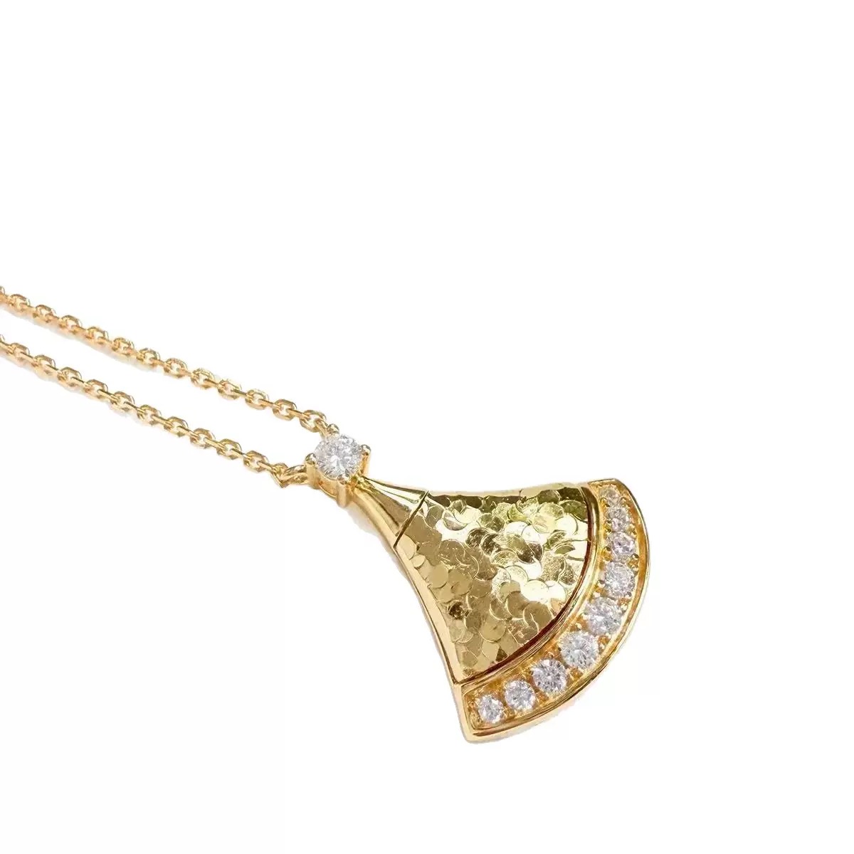 合金项链 6189~镀K金轻奢风碎冰冰小裙子吊坠项链设计小众高级感