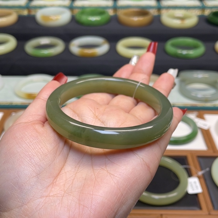 和田玉手镯未镶嵌61