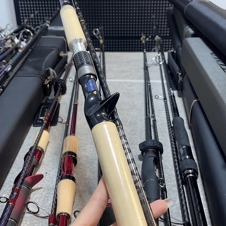 郑***敏3.8m碳素精品路亚2.28xh枪柄