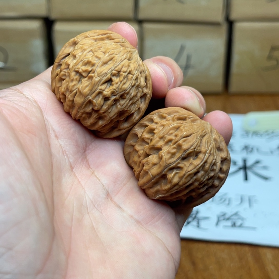 张***浩文玩核桃吊坠磨盘