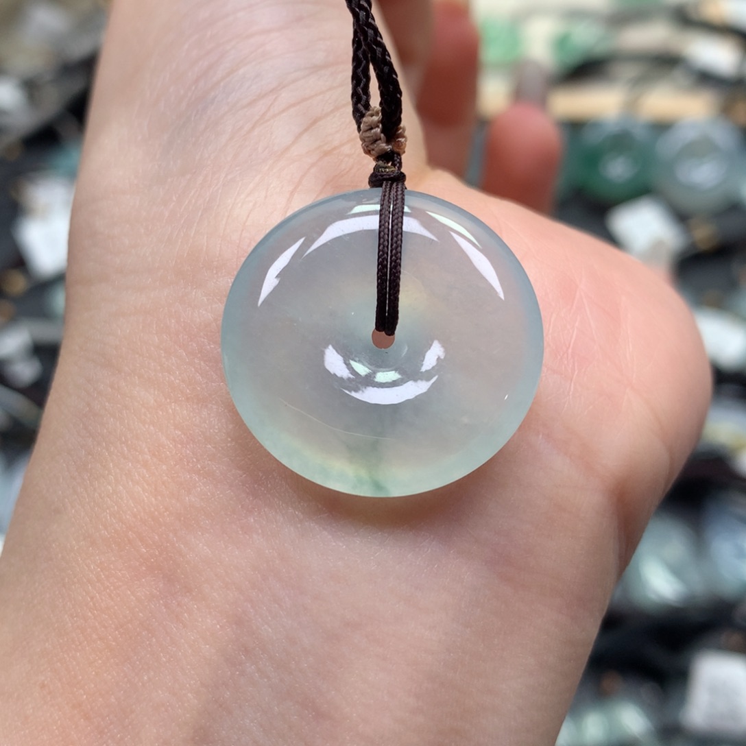 翡翠颈饰未镶嵌扣子