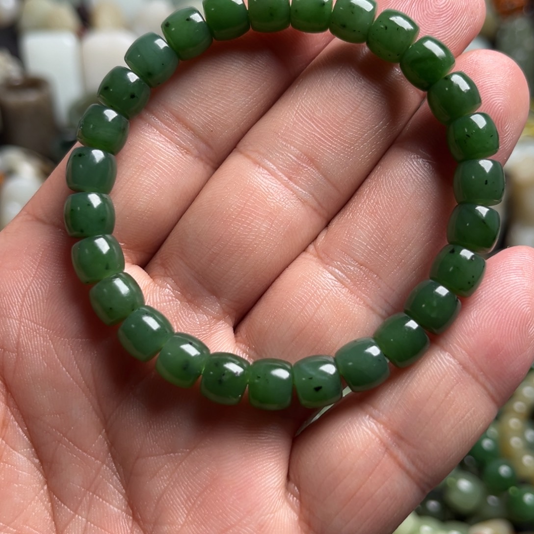 和田玉（碧玉）未镶嵌套链和田玉碧玉卡8手串