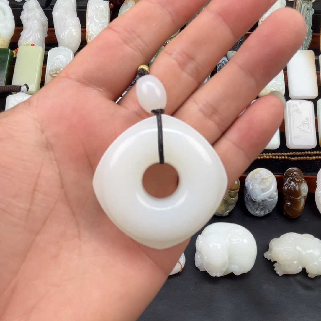 和田玉未镶嵌挂件