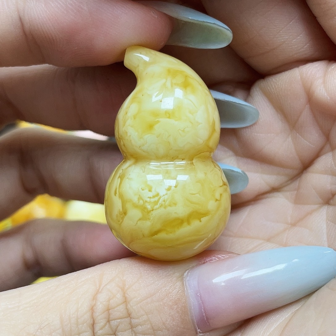 未镶嵌琥珀珠宝奇石39.8*22.6mm