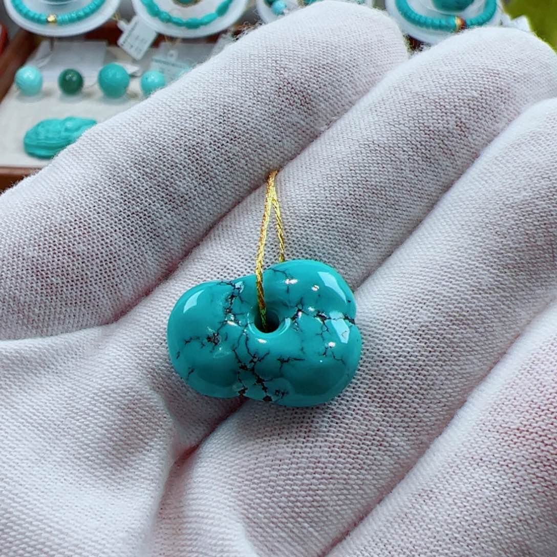 绿松石挂件未镶嵌1个