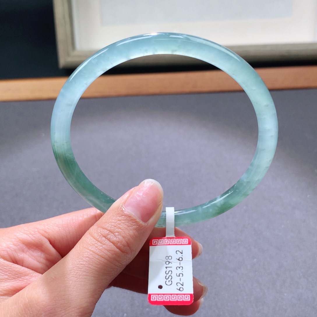 翡翠手镯未镶嵌天然翡翠手镯叮当镯