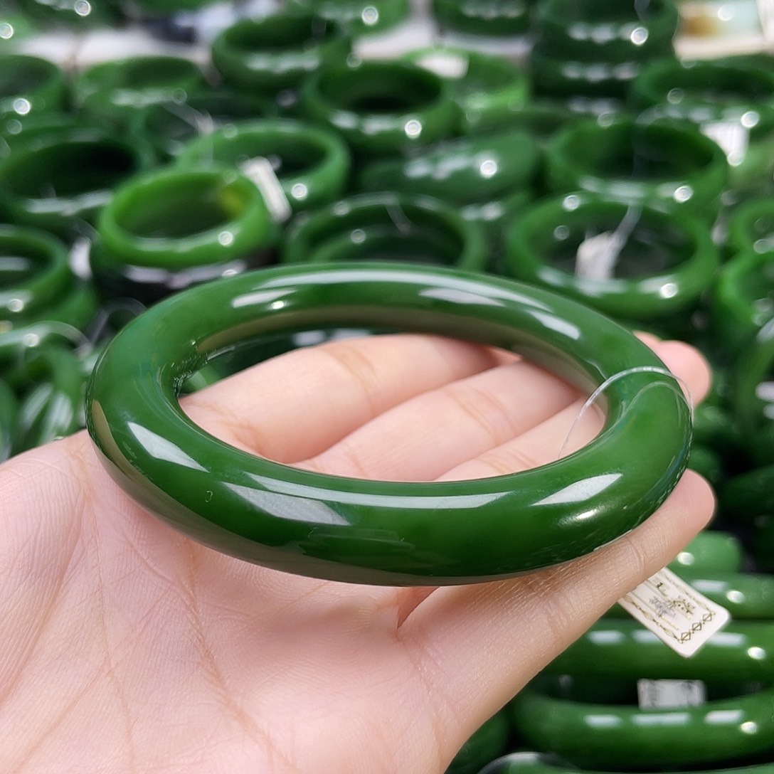 未镶嵌手镯和田玉（碧玉）