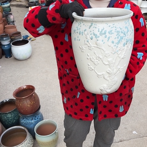 25口35高瑕疵盆子。