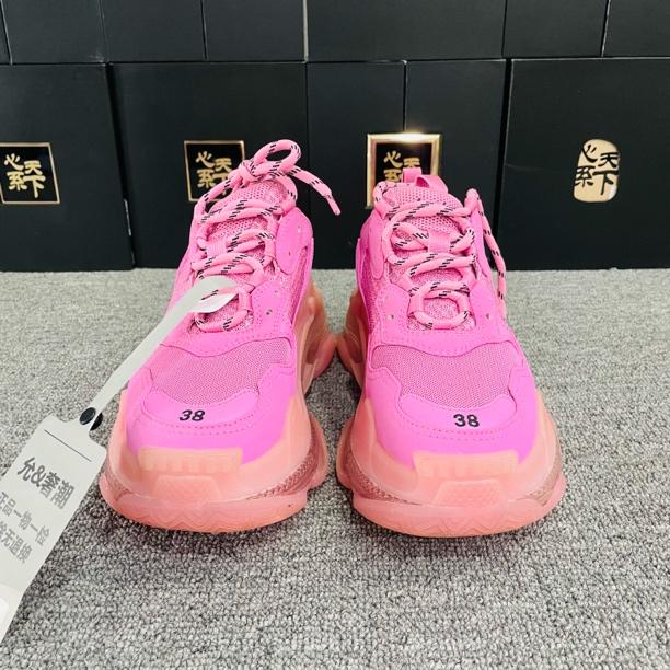 95新 Balenciaga/巴黎世家 triple s 粉色老爹鞋码数38码 YSC0797