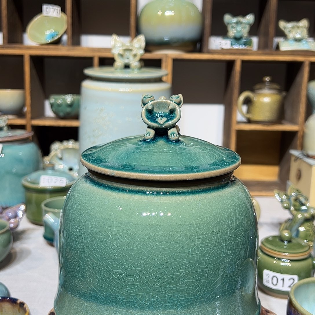 “***”华宁陶华心陶艺工作室