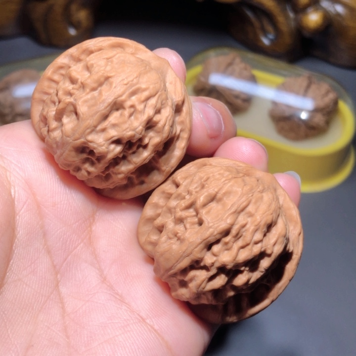 文玩核桃把件38野狼