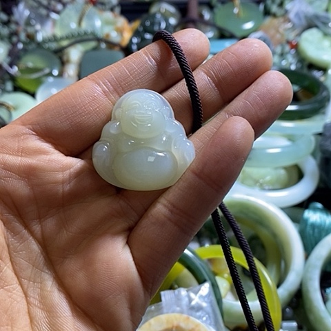 岫玉颈饰未镶嵌挂件