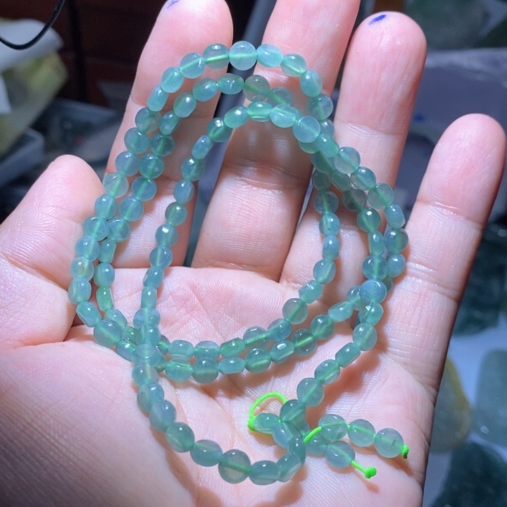 翡翠吊坠(赠链)未镶嵌好