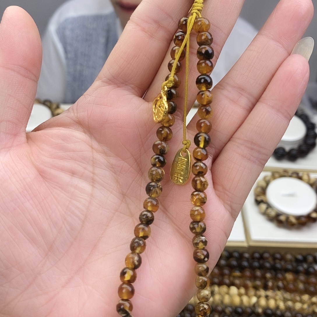 琥珀未镶嵌裸石琥珀