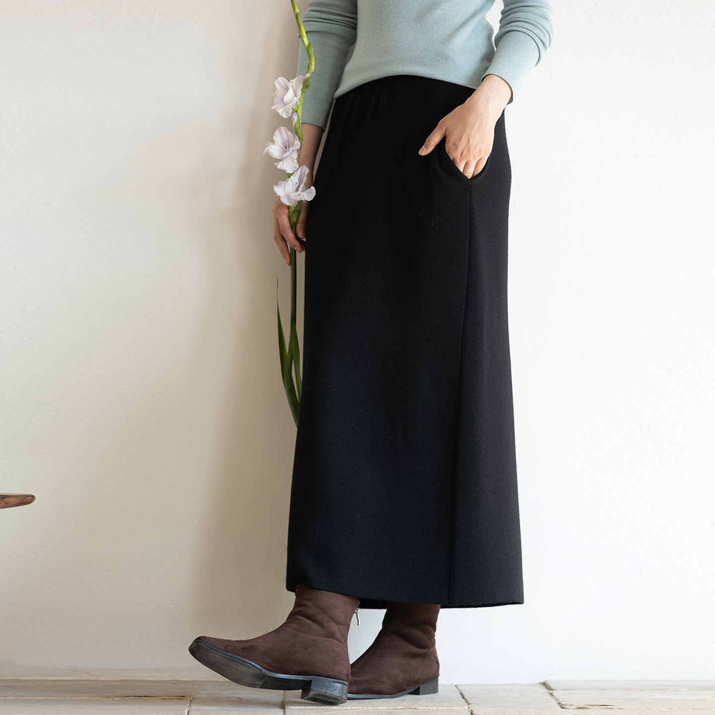 牧衣游原创 纯净羊毛毛织半裙冬极简气质显瘦百搭黑色半身裙 知韵