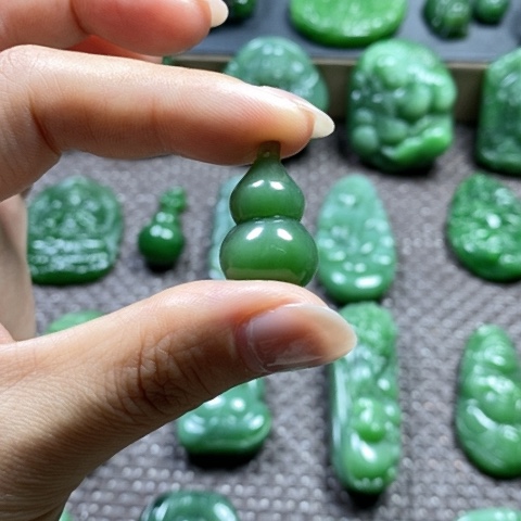 【闪购商品】颈饰未镶嵌和田玉