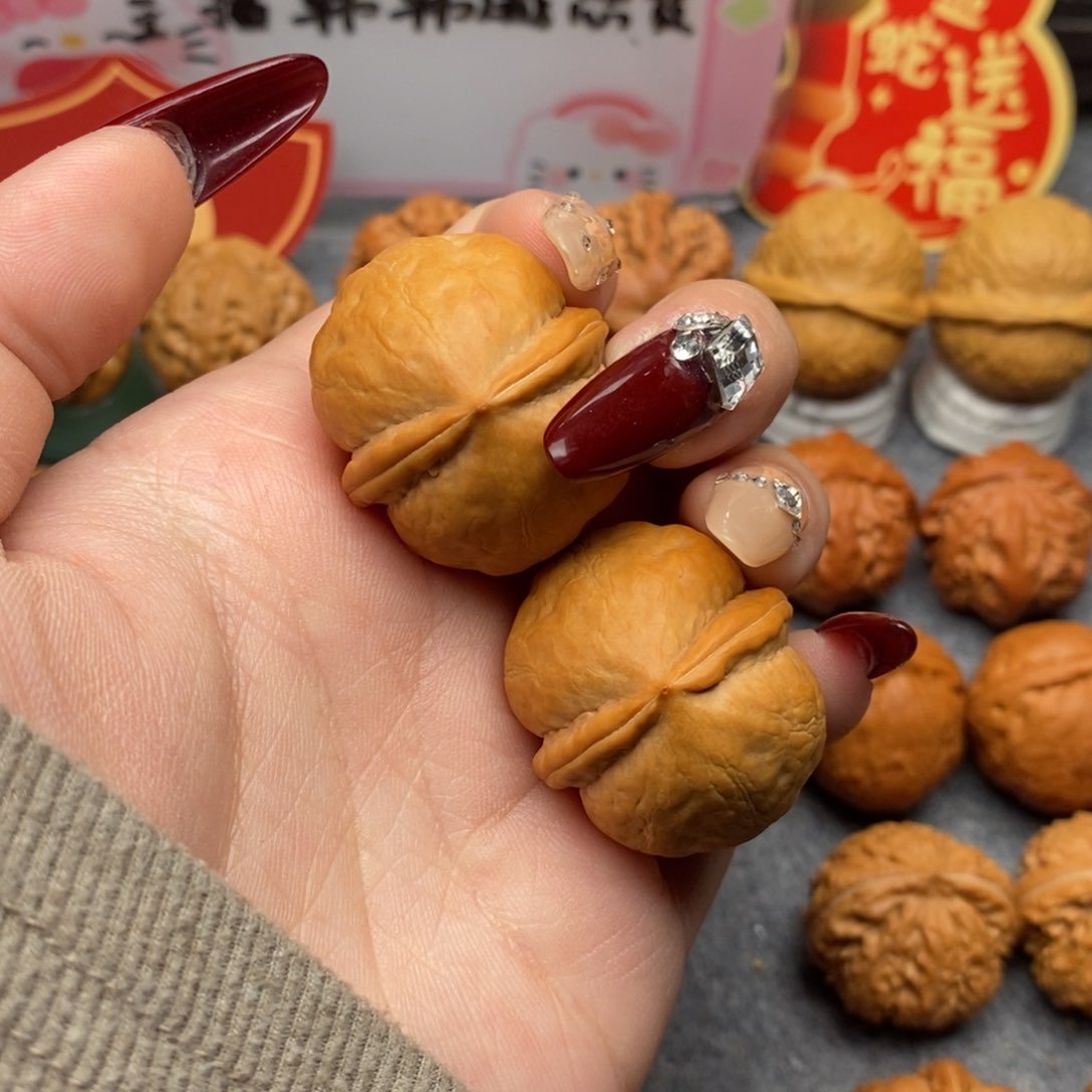文玩核桃把件海豚