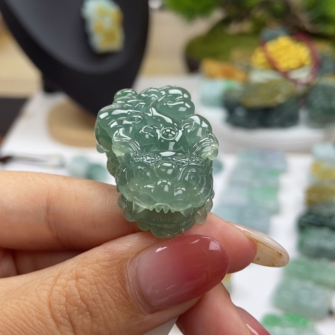 颈饰未镶嵌翡翠A3 冰油青含珠如意貔貅