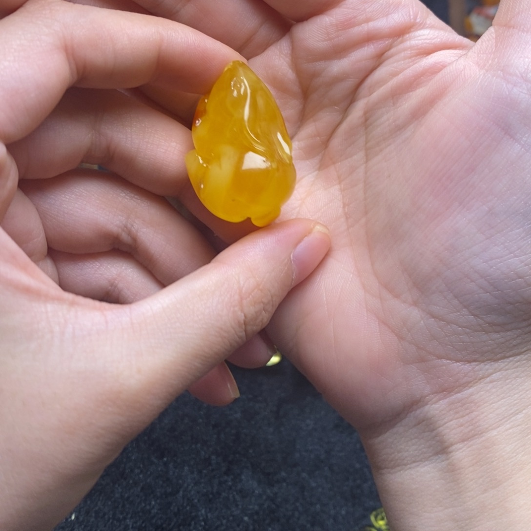 琥珀未镶嵌珠宝奇石