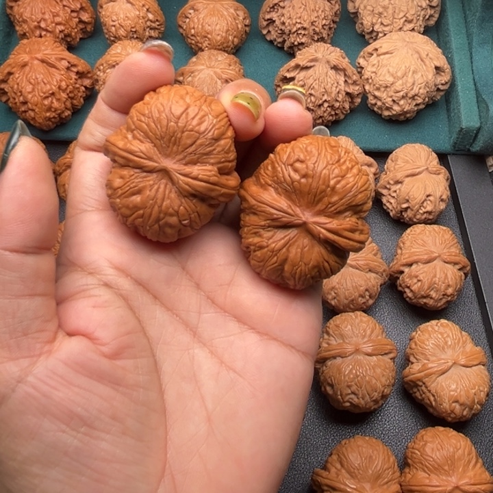 洪***发吊坠桃核8888888888