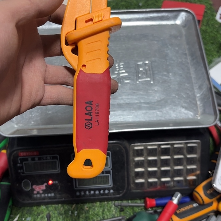 外贸品牌电工刀一把