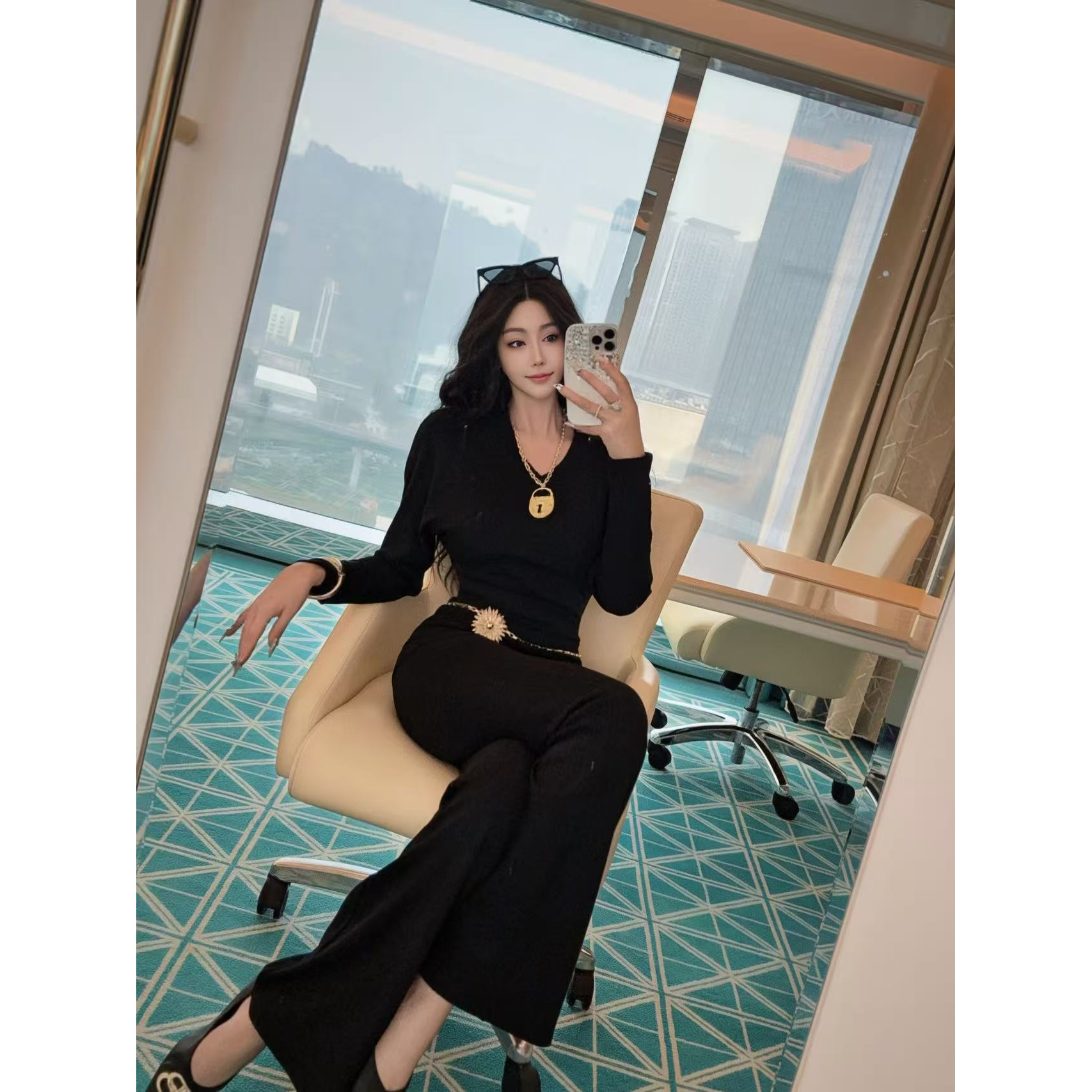 S300【显瘦女王】黑色净版V领长袖金花腰带阔腿连体裤LTK14436