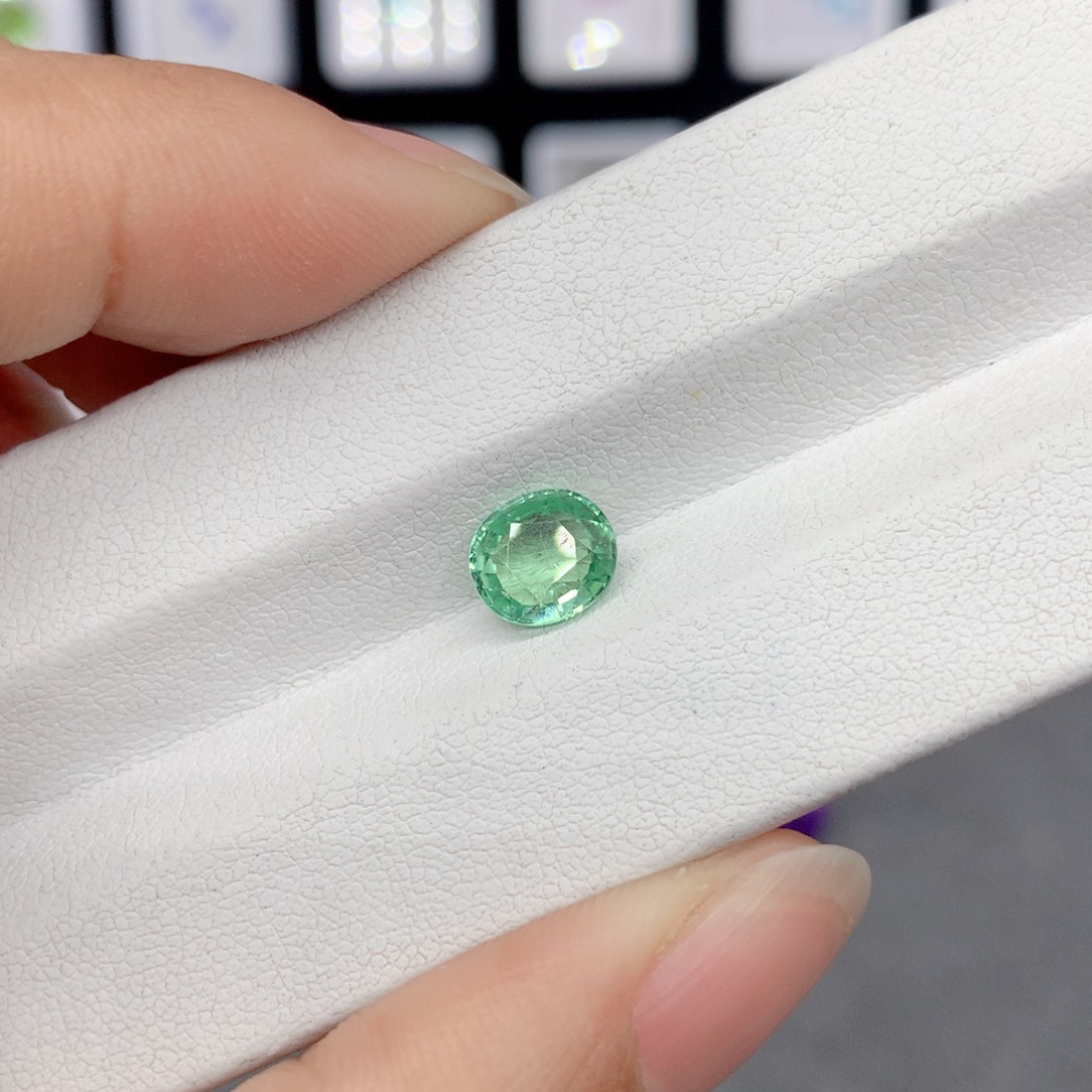 碧玺裸石未镶嵌1.5克拉