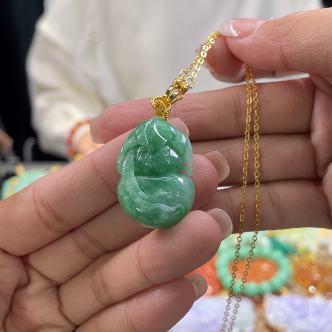 翡翠颈饰未镶嵌代编织