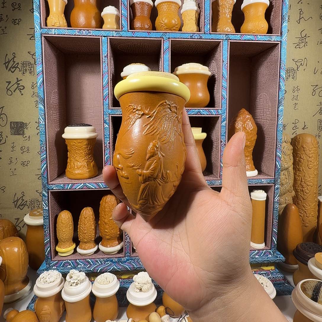 珠***杰大叶紫檀（黑酸枝木类）