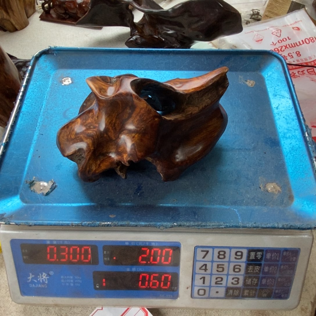 羽***饰黄花梨/降香黄檀黄花梨随形料子