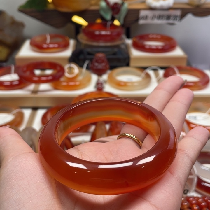 玛瑙/玉髓手镯未镶嵌