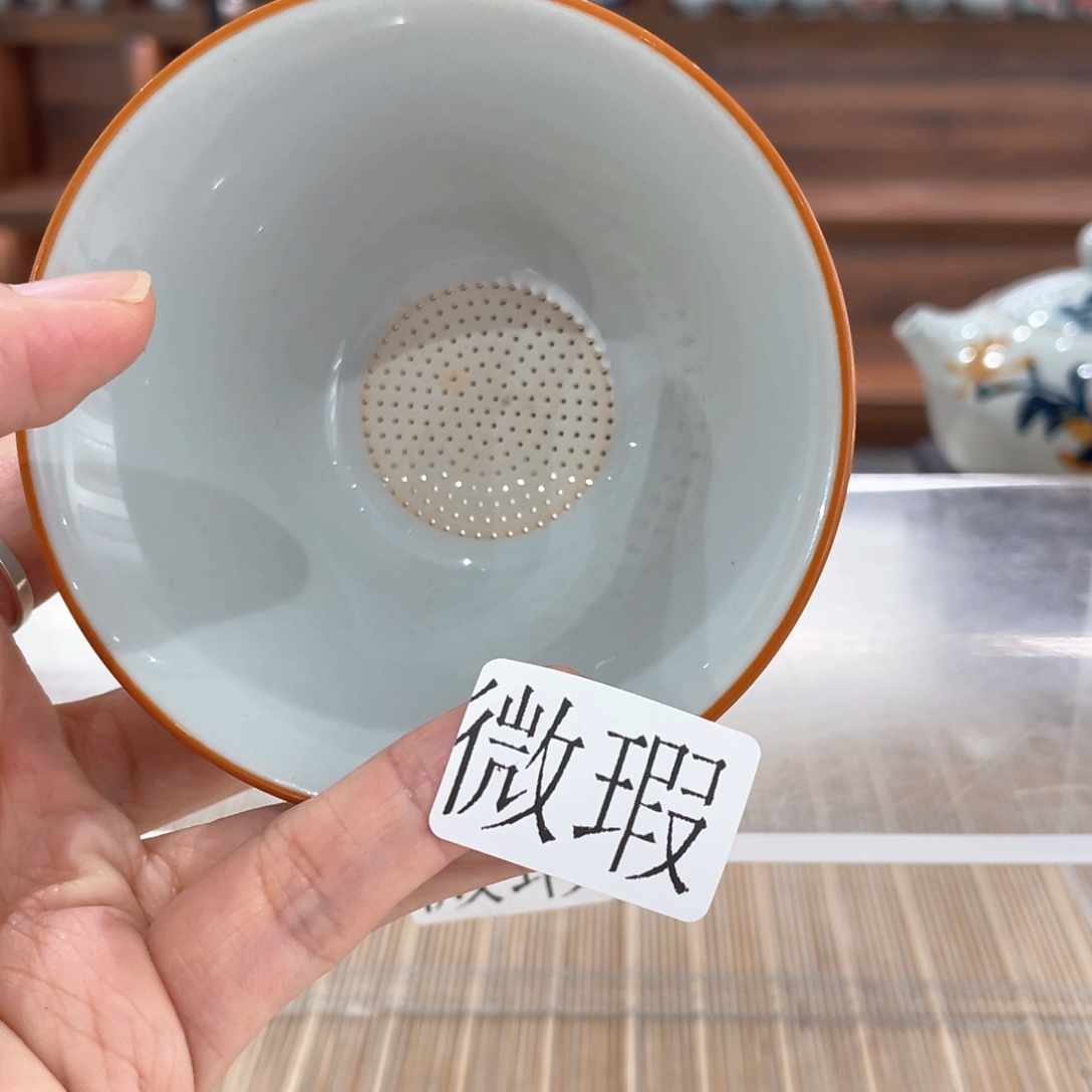 釉下手绘茶具微瑕