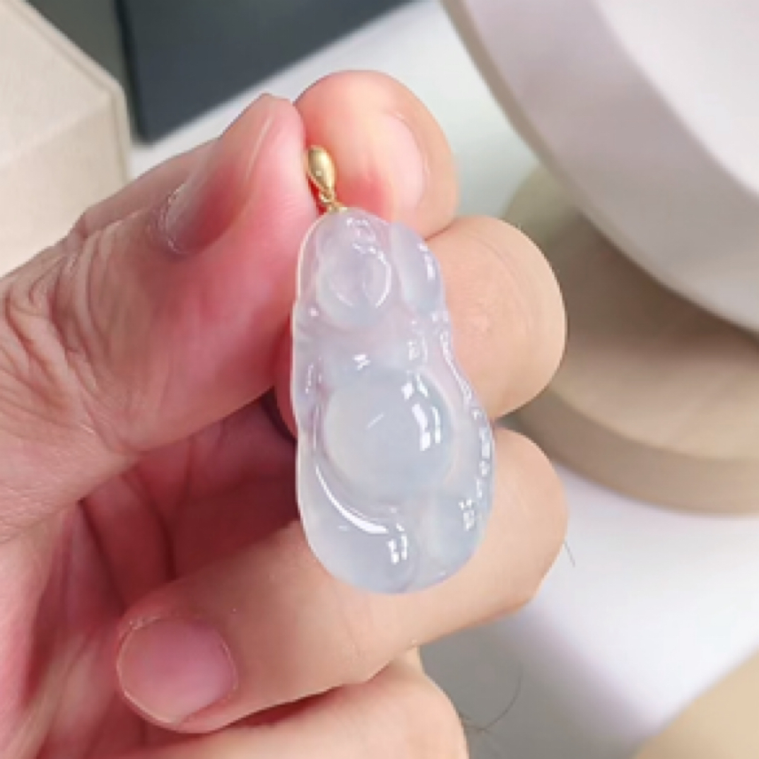 缅甸天然翡翠吊坠