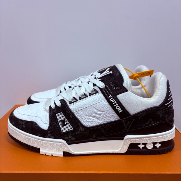 95新 LouisVuitton/路易威登 41码 LV trainer 黑白牛仔 板鞋
