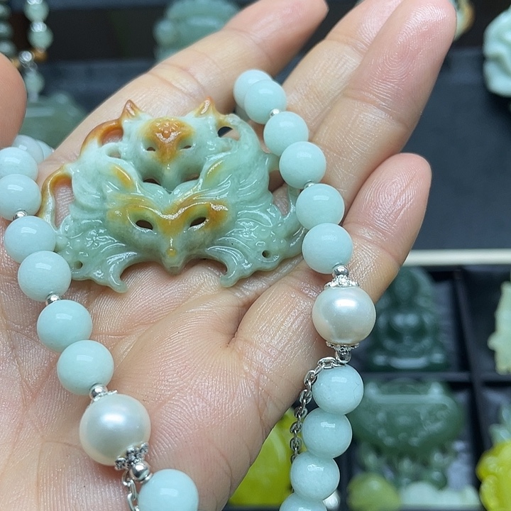 未镶嵌蛇纹石玉颈饰晓*