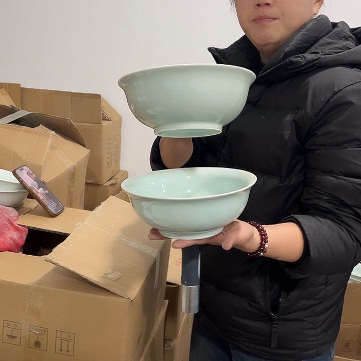 瓷片青瓷8.25英寸大汤碗两个微瑕包邮