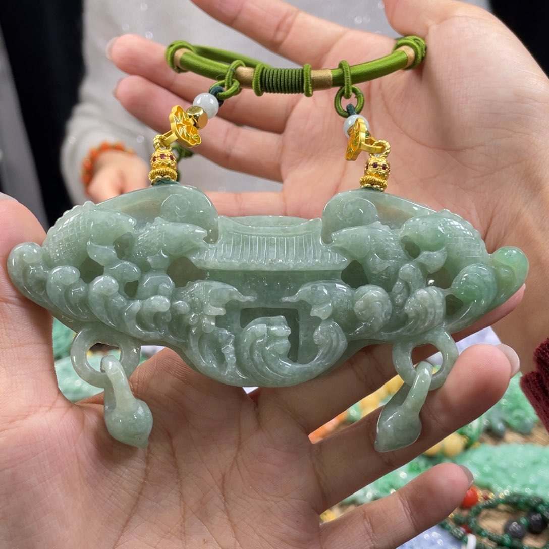 翡翠颈饰未镶嵌代编织