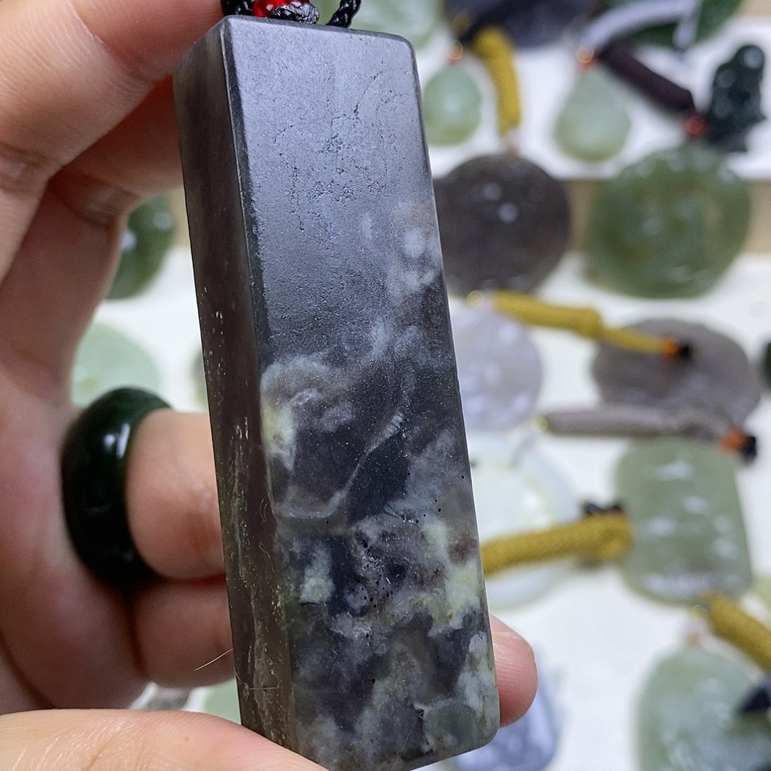 和田玉未镶嵌颈饰福利放漏