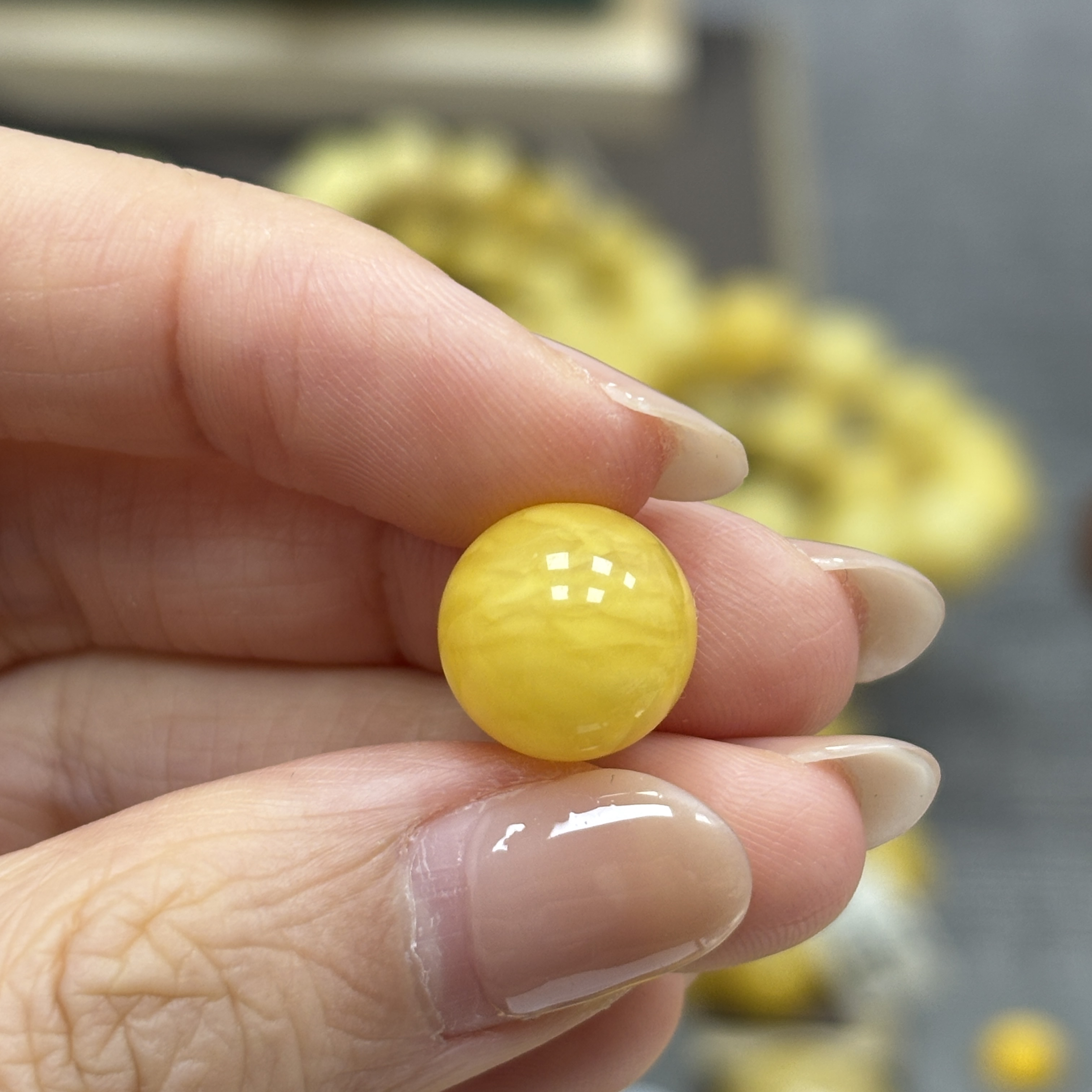 11.8mm 小妖珠宝天然原矿琥珀蜜蜡