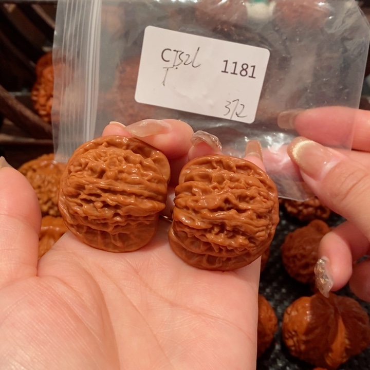 文玩核桃把件B****n精品