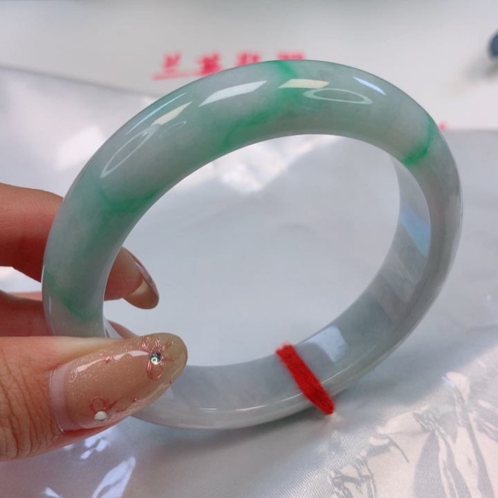 翡翠手镯未镶嵌57圈