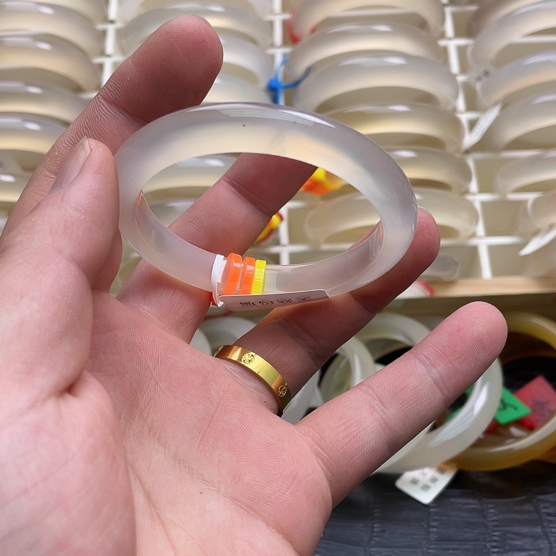 玛瑙/玉髓手镯未镶嵌52.7