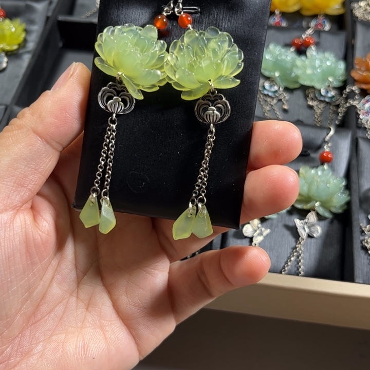 蛇纹石玉耳饰未镶嵌